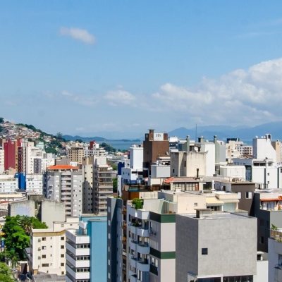 Apartamentos com 46m², 1 quarto, 1 garagem, no bairro Centro em Florianópolis