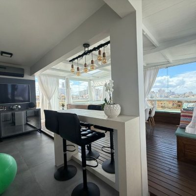 Cobertura com 152m², 3 quartos, 2 suítes, 3 garagens, no bairro Capoeiras em Florianópolis