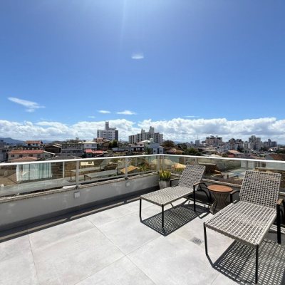 Cobertura com 152m², 3 quartos, 2 suítes, 3 garagens, no bairro Capoeiras em Florianópolis