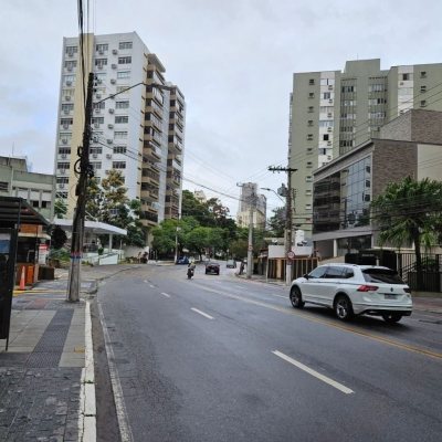Apartamentos com 104m², 3 quartos, 3 suítes, 1 garagem, no bairro Centro em Florianópolis