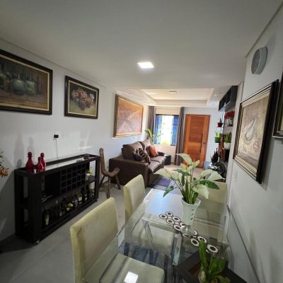 Sobrado Residencial com 83m², 2 quartos, 2 suítes, 2 garagens, no bairro Forquilhas em São José