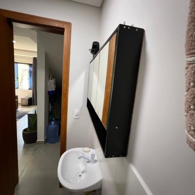 Sobrado Residencial com 83m², 2 quartos, 2 suítes, 2 garagens, no bairro Forquilhas em São José