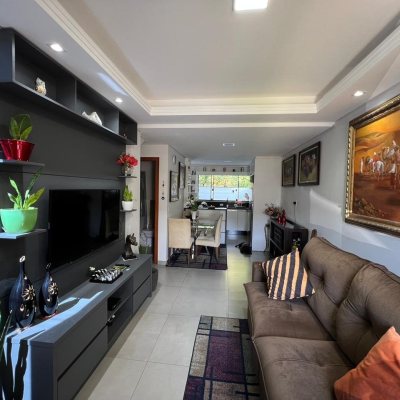 Sobrado Residencial com 83m², 2 quartos, 2 suítes, 2 garagens, no bairro Forquilhas em São José