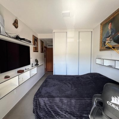 Sobrado Residencial com 83m², 2 quartos, 2 suítes, 2 garagens, no bairro Forquilhas em São José