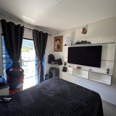 Sobrado Residencial com 83m², 2 quartos, 2 suítes, 2 garagens, no bairro Forquilhas em São José