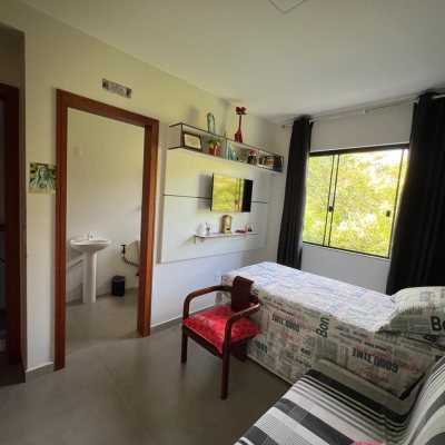 Sobrado Residencial com 83m², 2 quartos, 2 suítes, 2 garagens, no bairro Forquilhas em São José