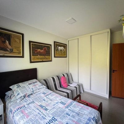 Sobrado Residencial com 83m², 2 quartos, 2 suítes, 2 garagens, no bairro Forquilhas em São José