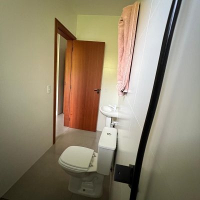 Sobrado Residencial com 83m², 2 quartos, 2 suítes, 2 garagens, no bairro Forquilhas em São José