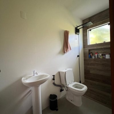 Sobrado Residencial com 83m², 2 quartos, 2 suítes, 2 garagens, no bairro Forquilhas em São José