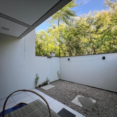 Sobrado Residencial com 83m², 2 quartos, 2 suítes, 2 garagens, no bairro Forquilhas em São José