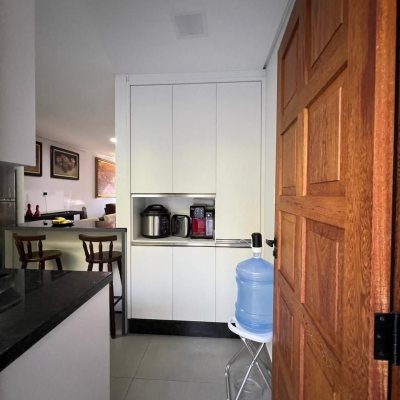 Sobrado Residencial com 83m², 2 quartos, 2 suítes, 2 garagens, no bairro Forquilhas em São José