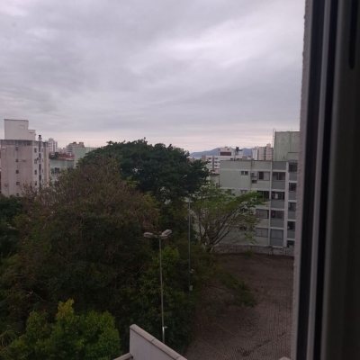 Apartamentos com 65m², 2 quartos, 1 suíte, 1 garagem, no bairro Capoeiras em Florianópolis