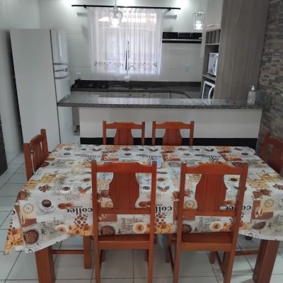 Casa Residencial com 130m², 3 quartos, 1 suíte, 2 garagens, no bairro São João Do Rio Vermelho em Florianópolis