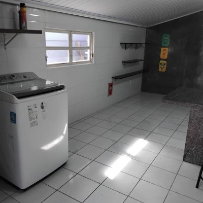 Casa Residencial com 130m², 3 quartos, 1 suíte, 2 garagens, no bairro São João Do Rio Vermelho em Florianópolis