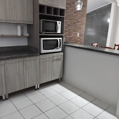 Casa Residencial com 130m², 3 quartos, 1 suíte, 2 garagens, no bairro São João Do Rio Vermelho em Florianópolis