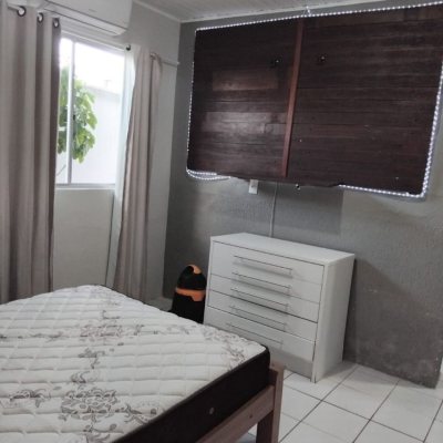 Casa Residencial com 130m², 3 quartos, 1 suíte, 2 garagens, no bairro São João Do Rio Vermelho em Florianópolis