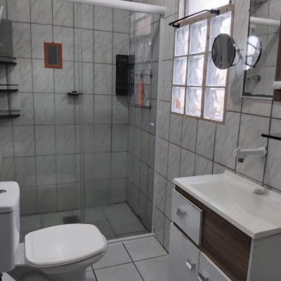 Casa Residencial com 130m², 3 quartos, 1 suíte, 2 garagens, no bairro São João Do Rio Vermelho em Florianópolis