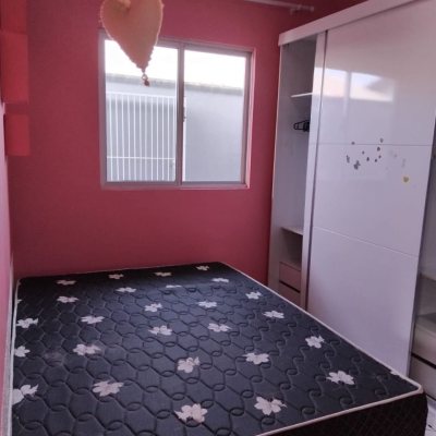 Casa Residencial com 130m², 3 quartos, 1 suíte, 2 garagens, no bairro São João Do Rio Vermelho em Florianópolis