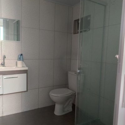 Casa Residencial com 330m², 8 quartos (sendo 3 suítes), 2 garagens, no bairro Santinho em Florianópolis