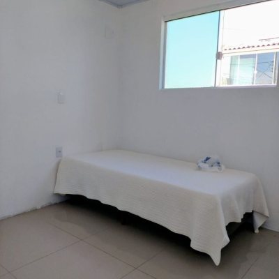 Casa Residencial com 330m², 8 quartos (sendo 3 suítes), 2 garagens, no bairro Santinho em Florianópolis