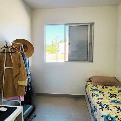 Apartamentos com 74m², 2 quartos, 1 garagem, no bairro Barra Da Lagoa em Florianópolis