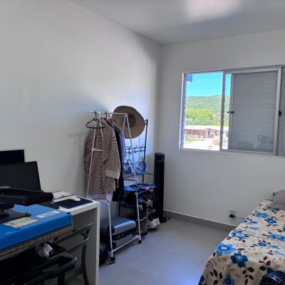 Apartamentos com 74m², 2 quartos, 1 garagem, no bairro Barra Da Lagoa em Florianópolis
