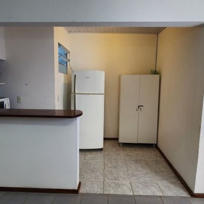 Apartamentos com 74m², 2 quartos, 1 garagem, no bairro Barra Da Lagoa em Florianópolis