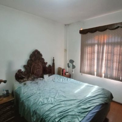 Casa Residencial com 136m², 3 quartos, 1 suíte, 2 garagens, no bairro Barreiros em São José