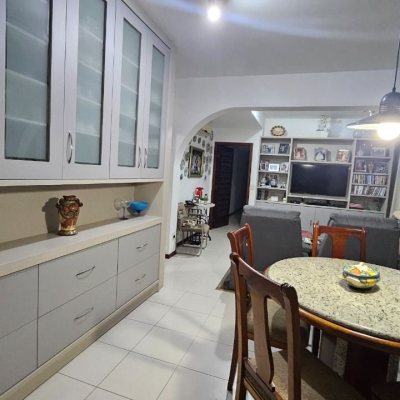 Apartamentos com 211m², 4 quartos, 1 suíte, 2 garagens, no bairro Centro em Florianópolis
