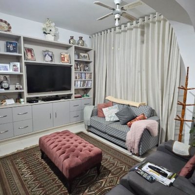 Apartamentos com 211m², 4 quartos, 1 suíte, 2 garagens, no bairro Centro em Florianópolis
