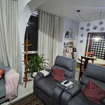 Apartamentos com 211m², 4 quartos, 1 suíte, 2 garagens, no bairro Centro em Florianópolis
