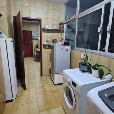 Apartamentos com 211m², 4 quartos, 1 suíte, 2 garagens, no bairro Centro em Florianópolis
