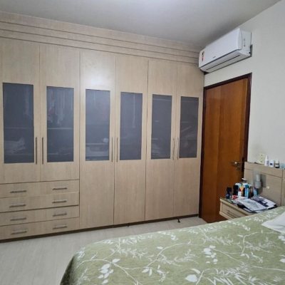 Apartamentos com 211m², 4 quartos, 1 suíte, 2 garagens, no bairro Centro em Florianópolis