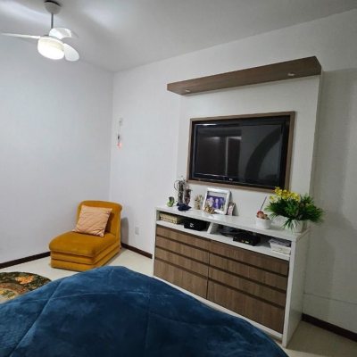 Apartamentos com 211m², 4 quartos, 1 suíte, 2 garagens, no bairro Centro em Florianópolis