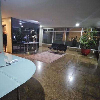 Apartamentos com 211m², 4 quartos, 1 suíte, 2 garagens, no bairro Centro em Florianópolis
