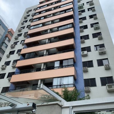 Apartamentos com 81m², 3 quartos, 1 suíte, 1 garagem, no bairro Centro em Florianópolis