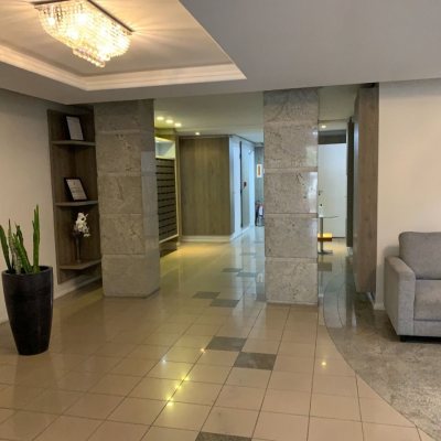 Apartamentos com 81m², 3 quartos, 1 suíte, 1 garagem, no bairro Centro em Florianópolis