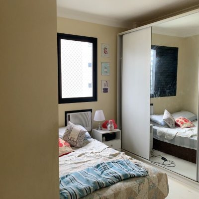 Apartamentos com 81m², 3 quartos, 1 suíte, 1 garagem, no bairro Centro em Florianópolis