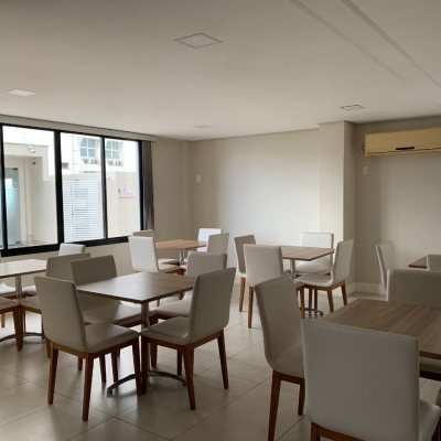 Apartamentos com 81m², 3 quartos, 1 suíte, 1 garagem, no bairro Centro em Florianópolis