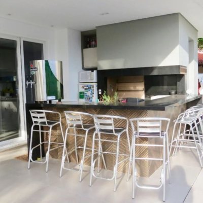 Casa Residencial com 385m², 5 quartos, 5 suítes, 2 garagens, no bairro Jurerê Internacional em Floranópolis