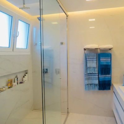 Casa Residencial com 385m², 5 quartos, 5 suítes, 2 garagens, no bairro Jurerê Internacional em Floranópolis