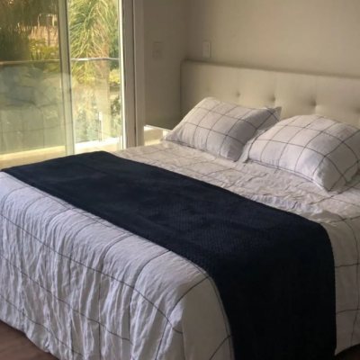 Casa Residencial com 385m², 5 quartos, 5 suítes, 2 garagens, no bairro Jurerê Internacional em Floranópolis