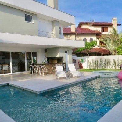 Casa Residencial com 385m², 5 quartos, 5 suítes, 2 garagens, no bairro Jurerê Internacional em Floranópolis