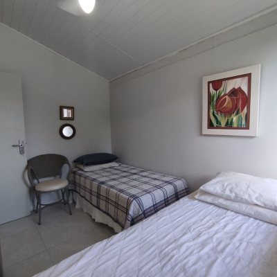 Casa Residencial com 119m², 3 quartos (sendo 1 suíte), 2 garagens, no bairro Daniela em Florianópolis