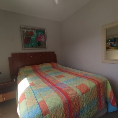 Casa Residencial com 119m², 3 quartos (sendo 1 suíte), 2 garagens, no bairro Daniela em Florianópolis