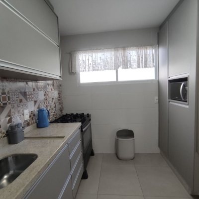 Casa Residencial com 119m², 3 quartos (sendo 1 suíte), 2 garagens, no bairro Daniela em Florianópolis