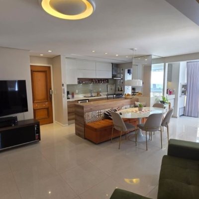 Apartamentos com 91m², 3 quartos, 1 suíte, 2 garagens, no bairro Trindade em Florianópolis