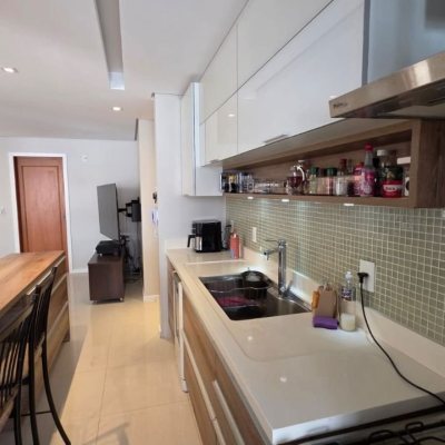 Apartamentos com 91m², 3 quartos, 1 suíte, 2 garagens, no bairro Trindade em Florianópolis