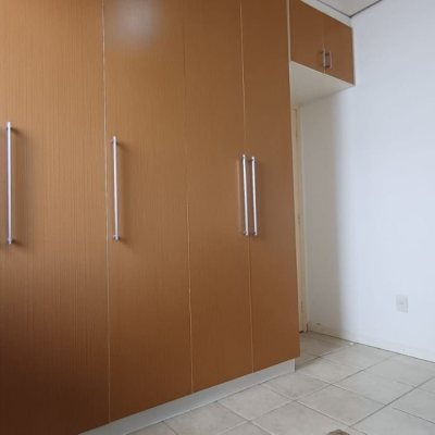 Casa Residencial com 218m², 4 quartos (sendo 1 suíte), 2 garagens, no bairro Trindade em Florianópolis