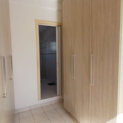 Casa Residencial com 218m², 4 quartos (sendo 1 suíte), 2 garagens, no bairro Trindade em Florianópolis